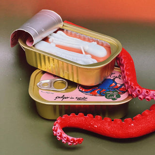 Unique Pinterest aesthetic candle gift, tomato sauce pulpo novelty home fragrance